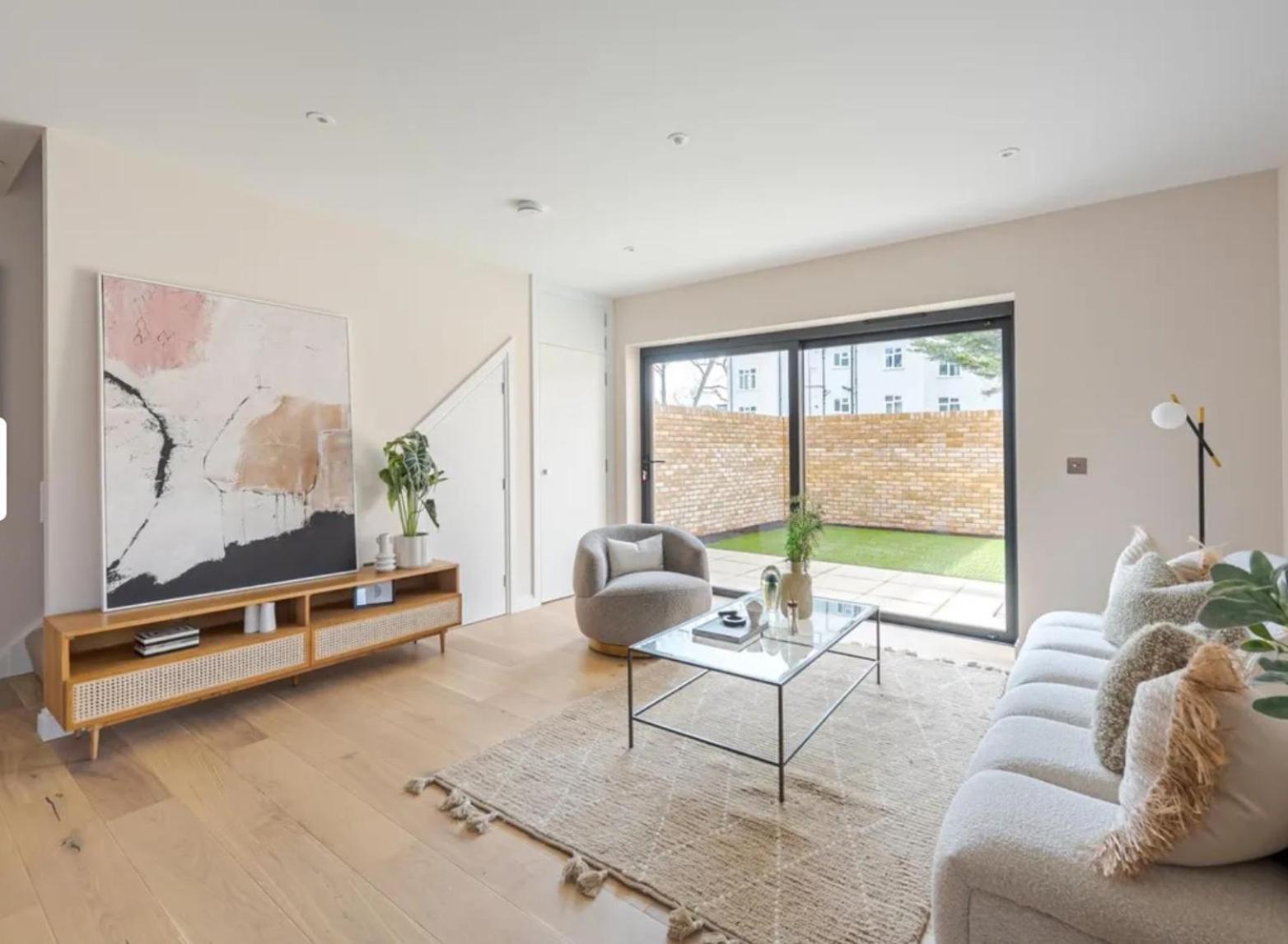 Appartamento Kings Mews Elegance: City Sparrow's Premier 2-bedroom Residences *