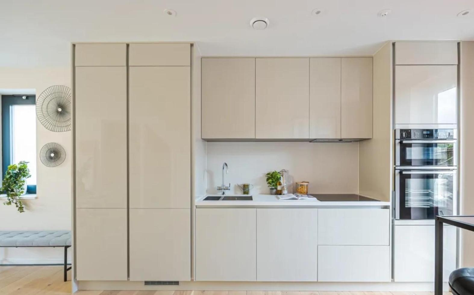 Kings Mews Elegance: City Sparrow's Premier 2-bedroom Residences Londra