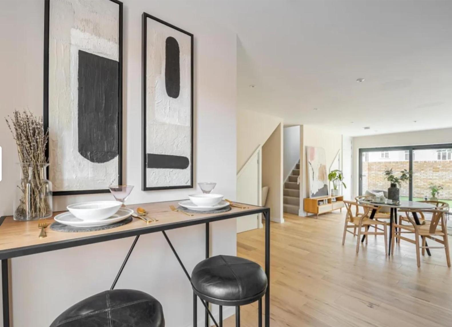 Appartamento Kings Mews Elegance: City Sparrow's Premier 2-bedroom Residences
