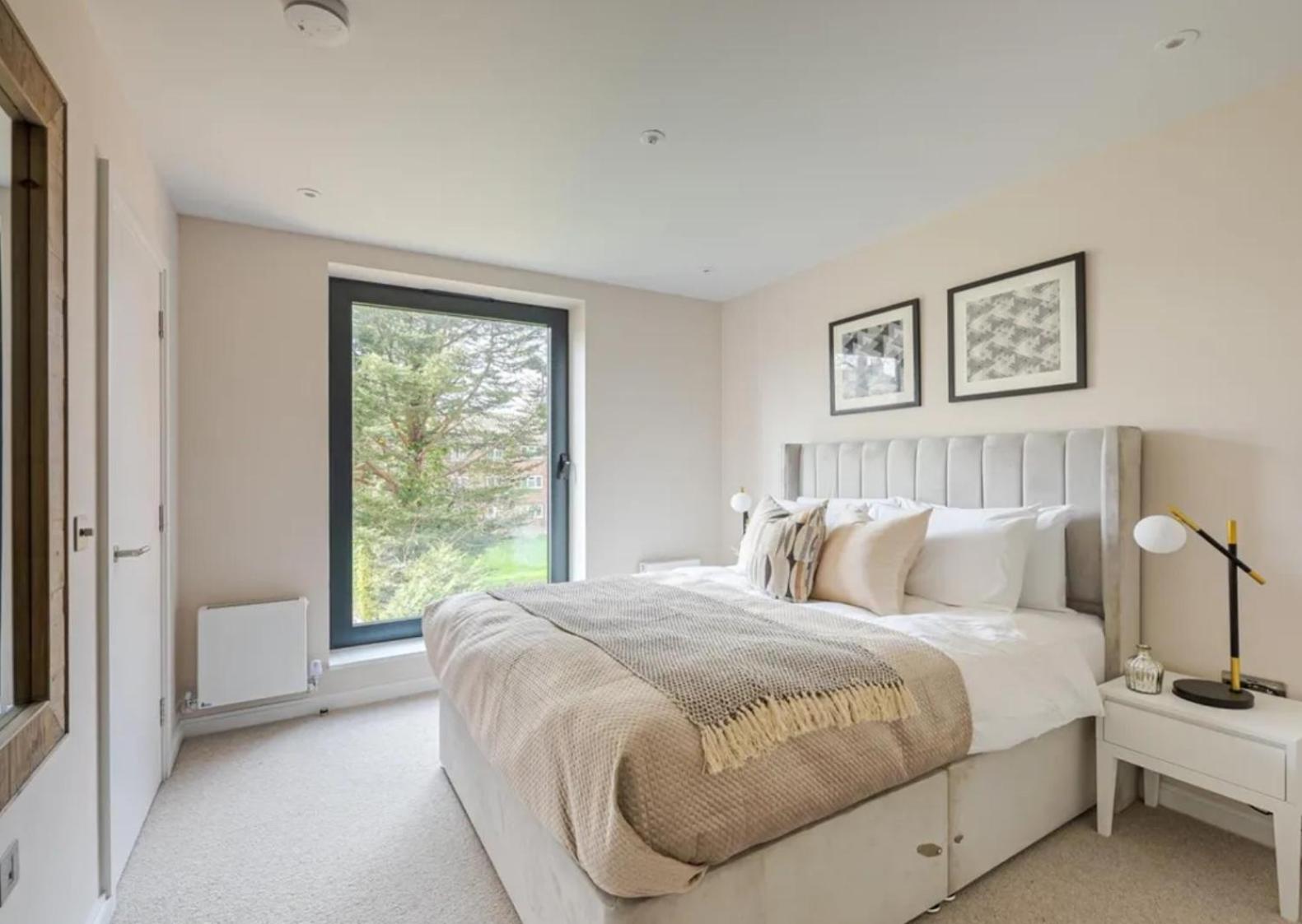 Appartamento Kings Mews Elegance: City Sparrow's Premier 2-bedroom Residences Londra